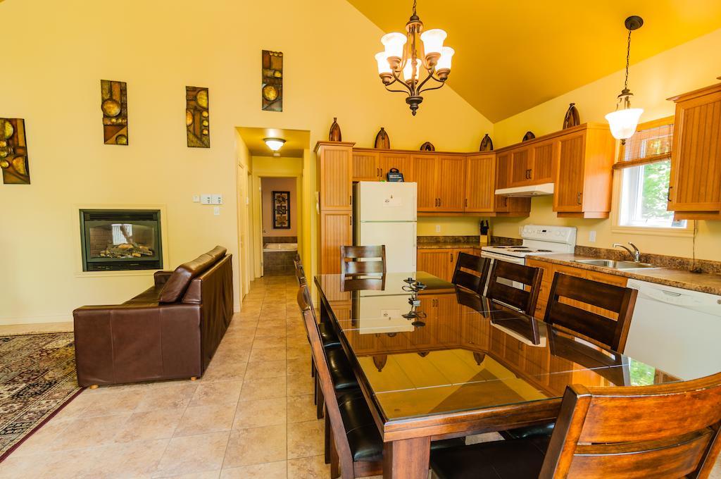 Вилла Domaine Des Montagnais Notre-Dame-Des-Bois Номер фото