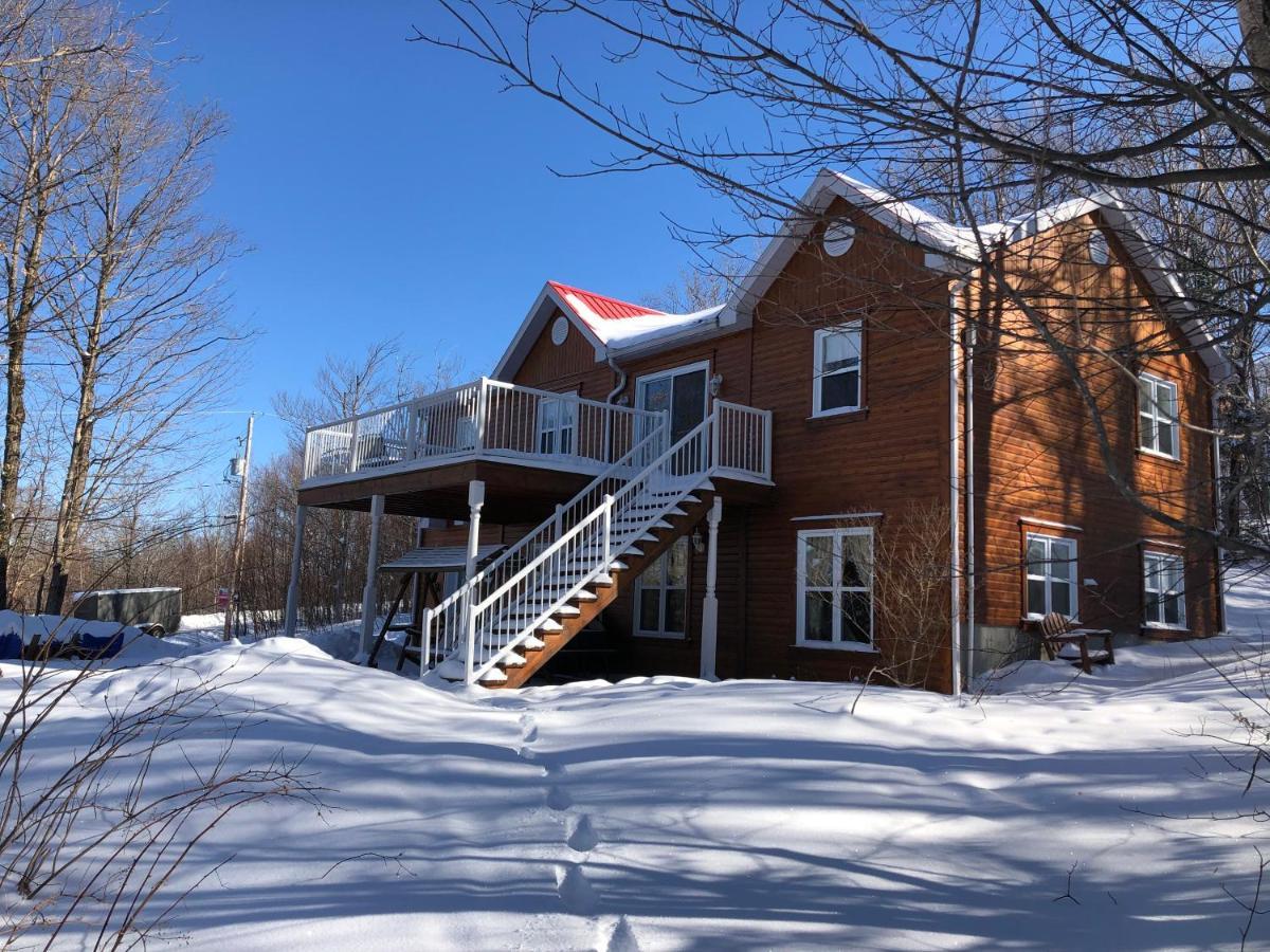 Вилла Domaine Des Montagnais Notre-Dame-Des-Bois Экстерьер фото