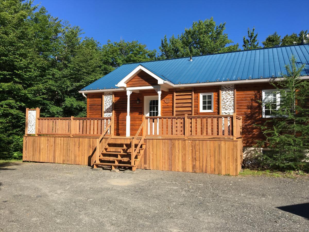Вилла Domaine Des Montagnais Notre-Dame-Des-Bois Экстерьер фото